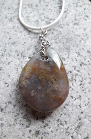 Pendentif en agate multicolore