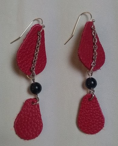 boucles d'oreilles en cuir et perles naturellles 