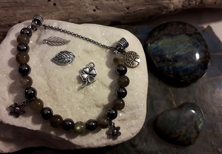 bracelets en pierre naturelles en différentes tailles bracelets laradorite et hématite