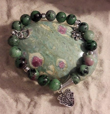 Bracelets en pierres naturelles lithothérapie  rubis dans zoisite