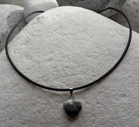 Pendentifs en coeur howlite 