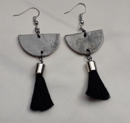 boucles d'oreilles pendentifs demi-lune en cuir 