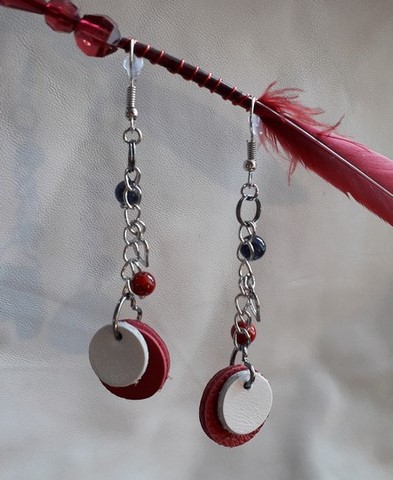 boucles d'oreilles cuir et perles naturelles 