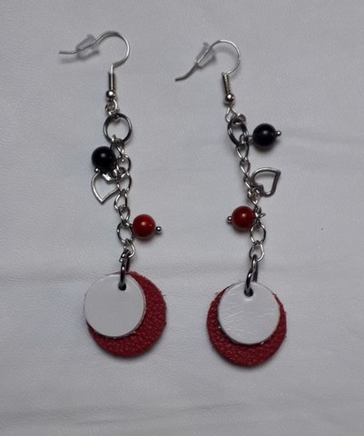boucles d'oreilles en cuir rouge et blanc, perles naturelles 