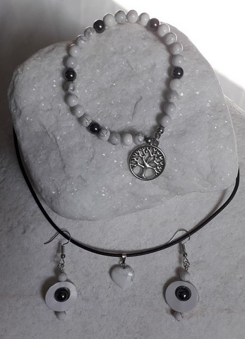 Parure en howlite boucles d'oreilles, pendentif, bracelet 