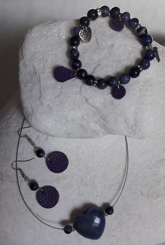 Parure  en Sodalite et quartz bleu 