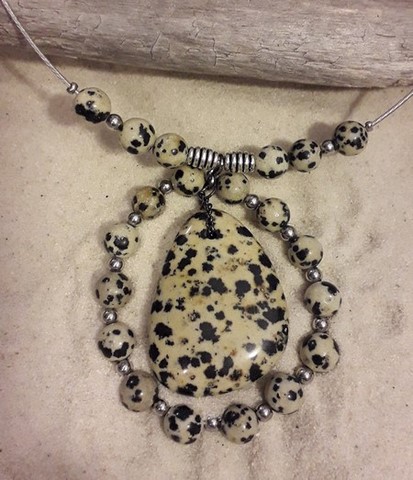 Pendentifs en obsidienne mouchetée 