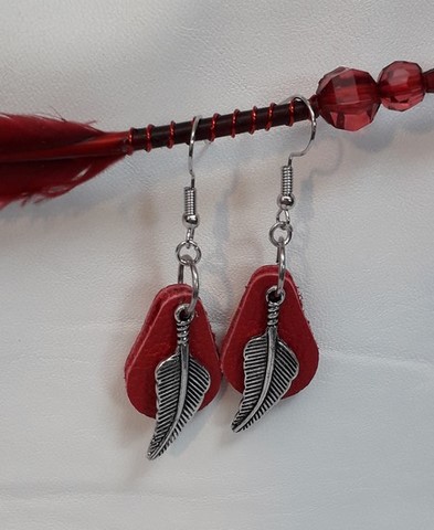 boucles d'oreilles pompons et perles naturelles