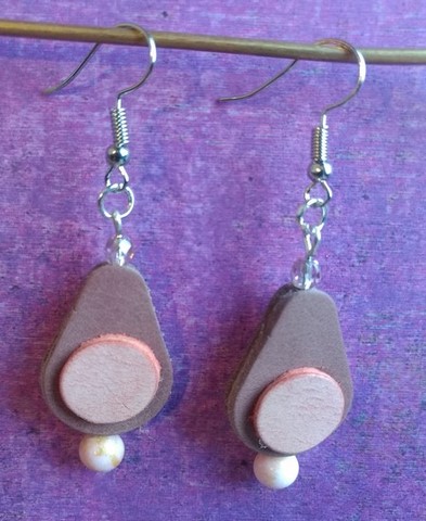 boucles d'oreilles en cuir demi-lune et perles naturelles boucles d'oreilles pendentifs demi-lune en cuir