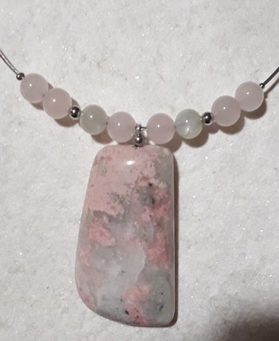 pendentif en rhodonite 