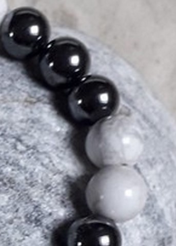 hématite et howlite 