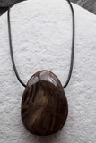 Pendentifs en pierre naturelle monté sur chaînette 
