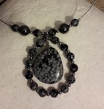 Pendentifs rosace en obsidienne mouchetée    