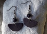 boucles d'oreilles pendentifs demi-lune en cuir et améthyste 